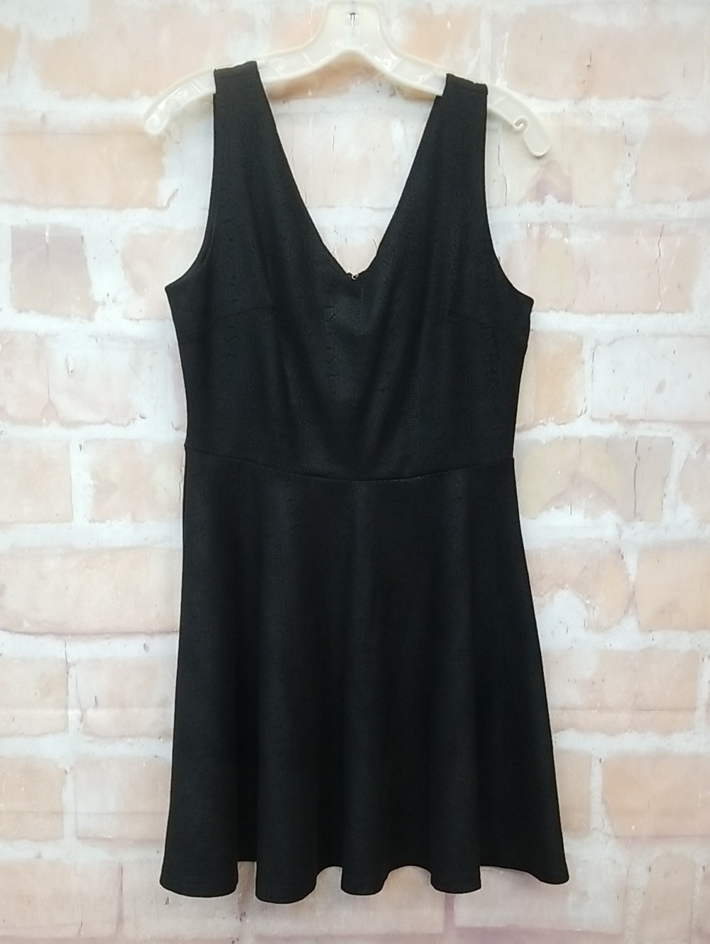 Harper Wren Size Large Dress